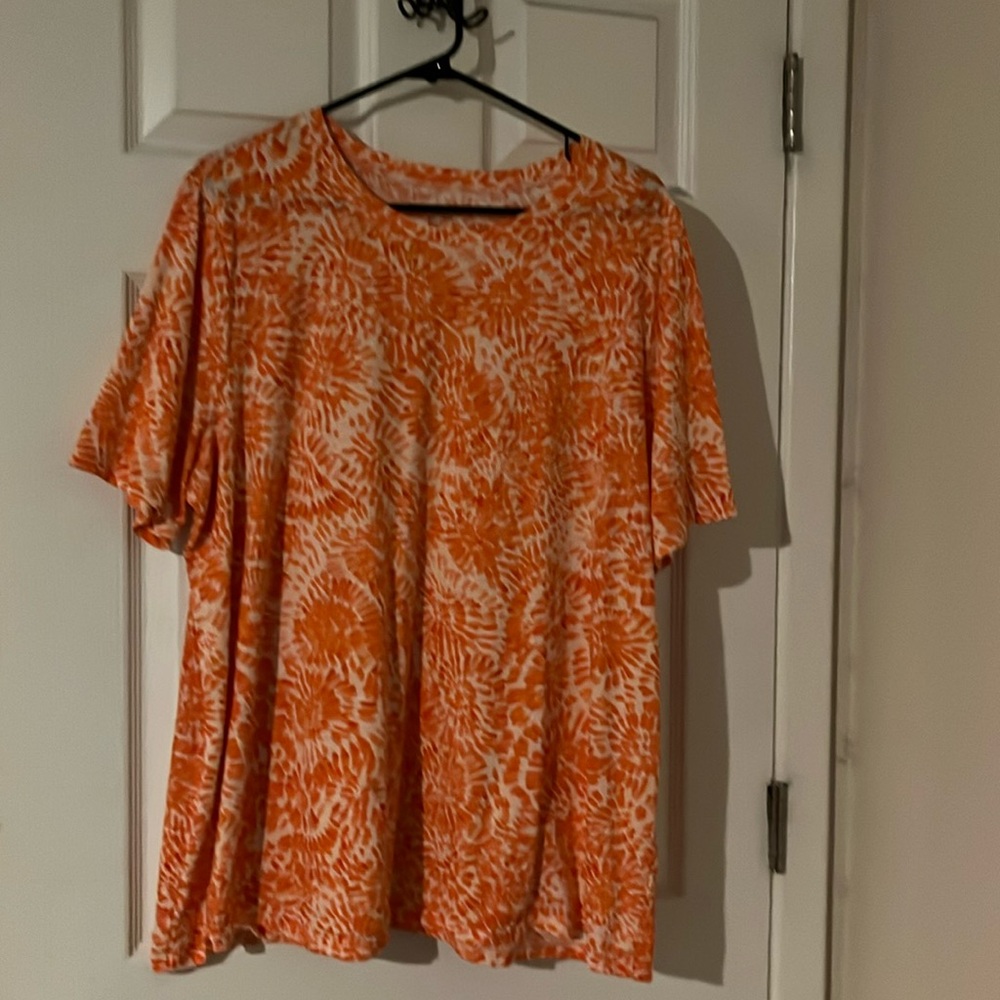 EUC women’s Lane Bryant T-shirt  18/20